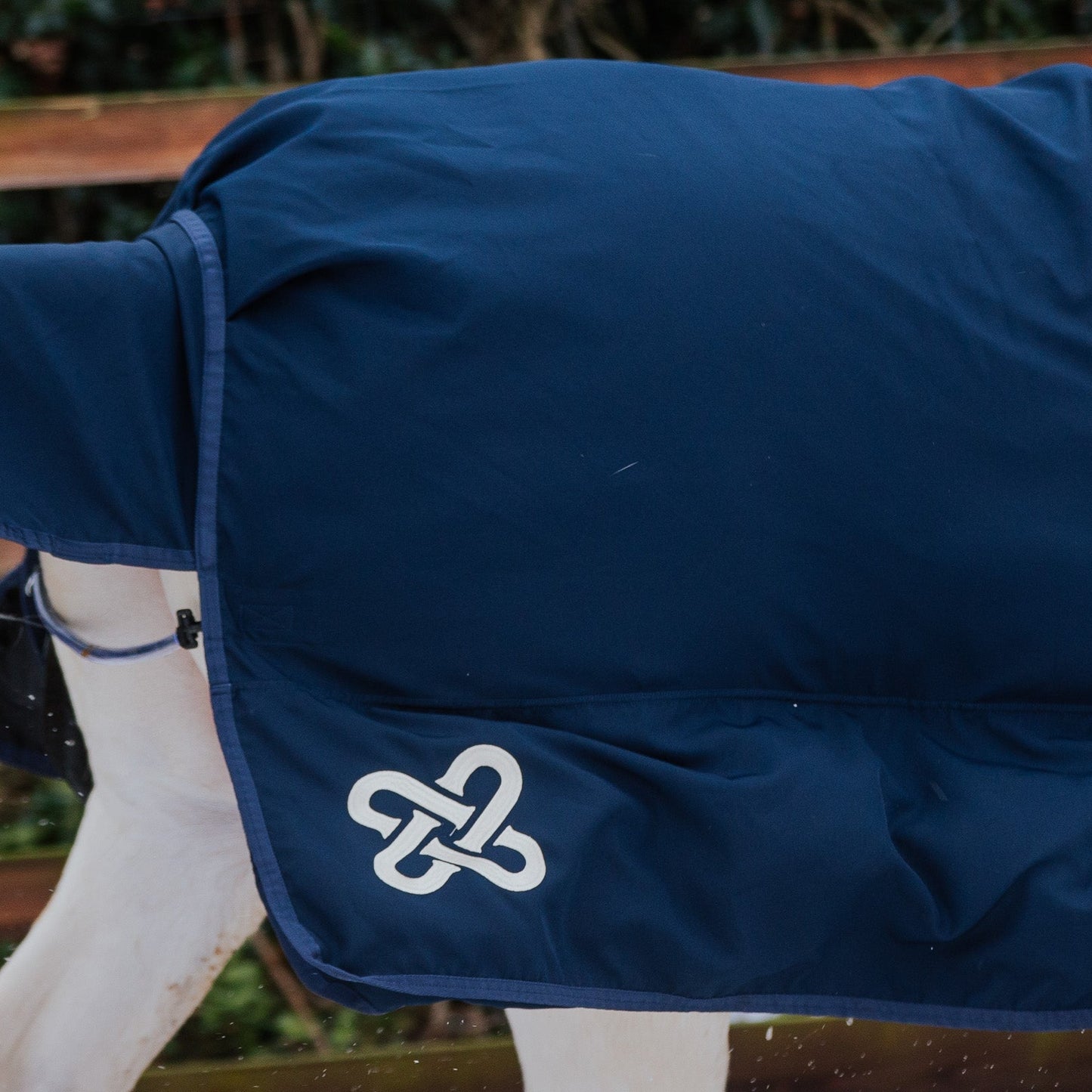 Waterproof breathable equestrian turn out rug