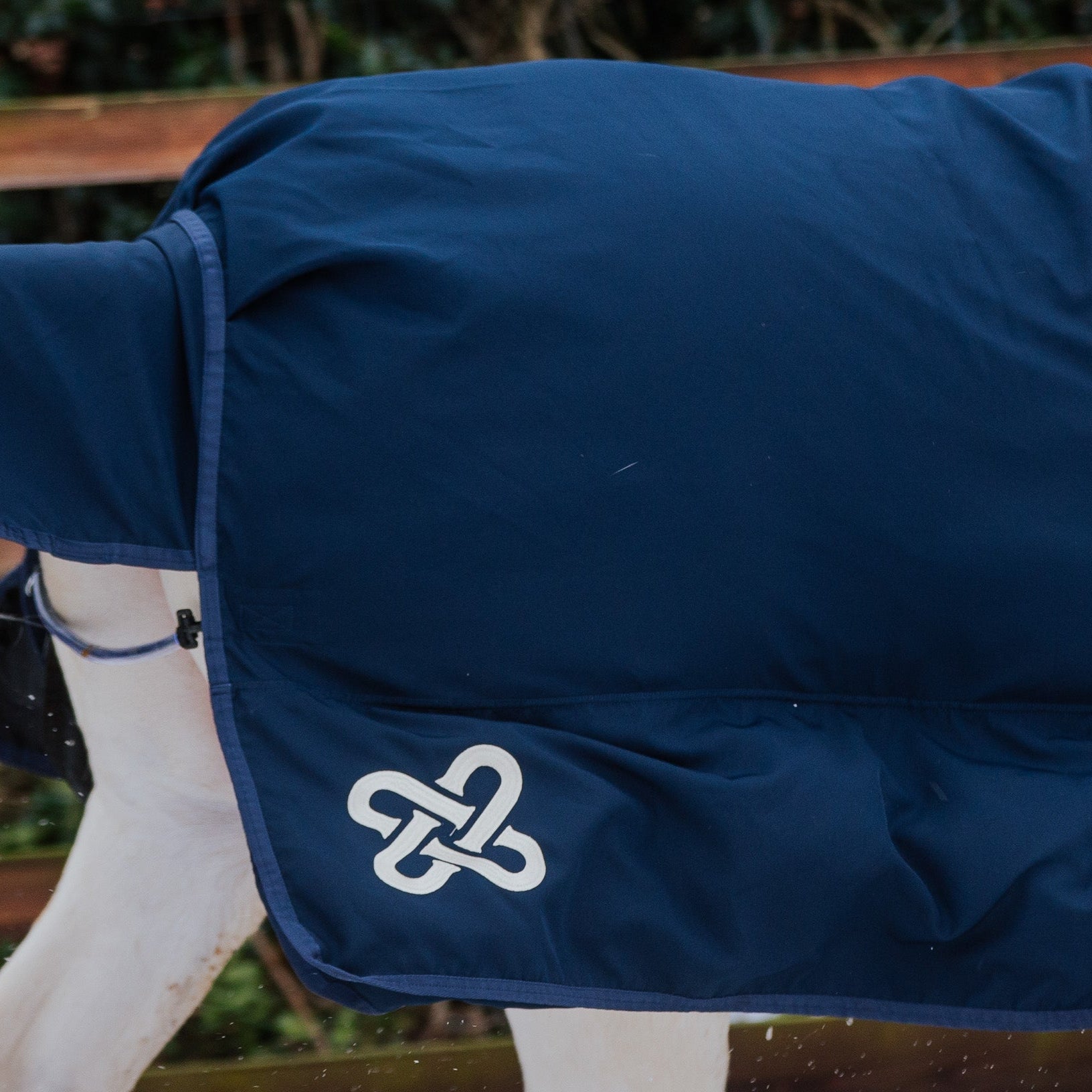 Waterproof breathable equestrian turn out rug